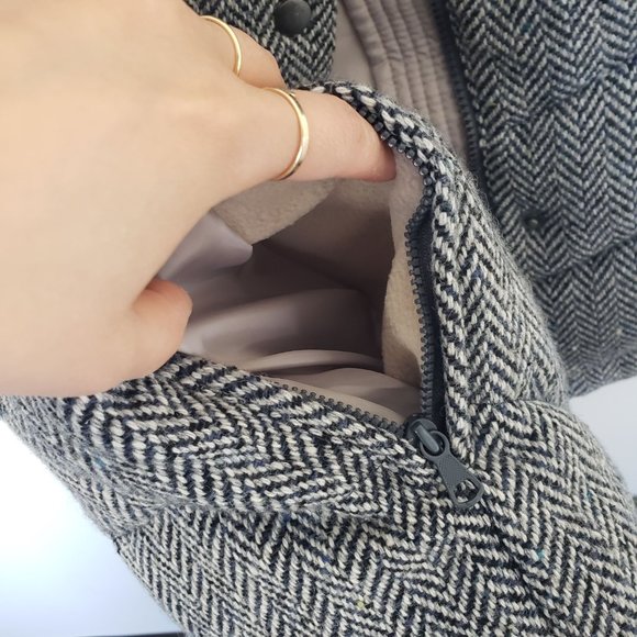 GAP | Gray Winter Warmth Tweed Herringbone Puffer Vest, Size Small - Picture 8 of 9